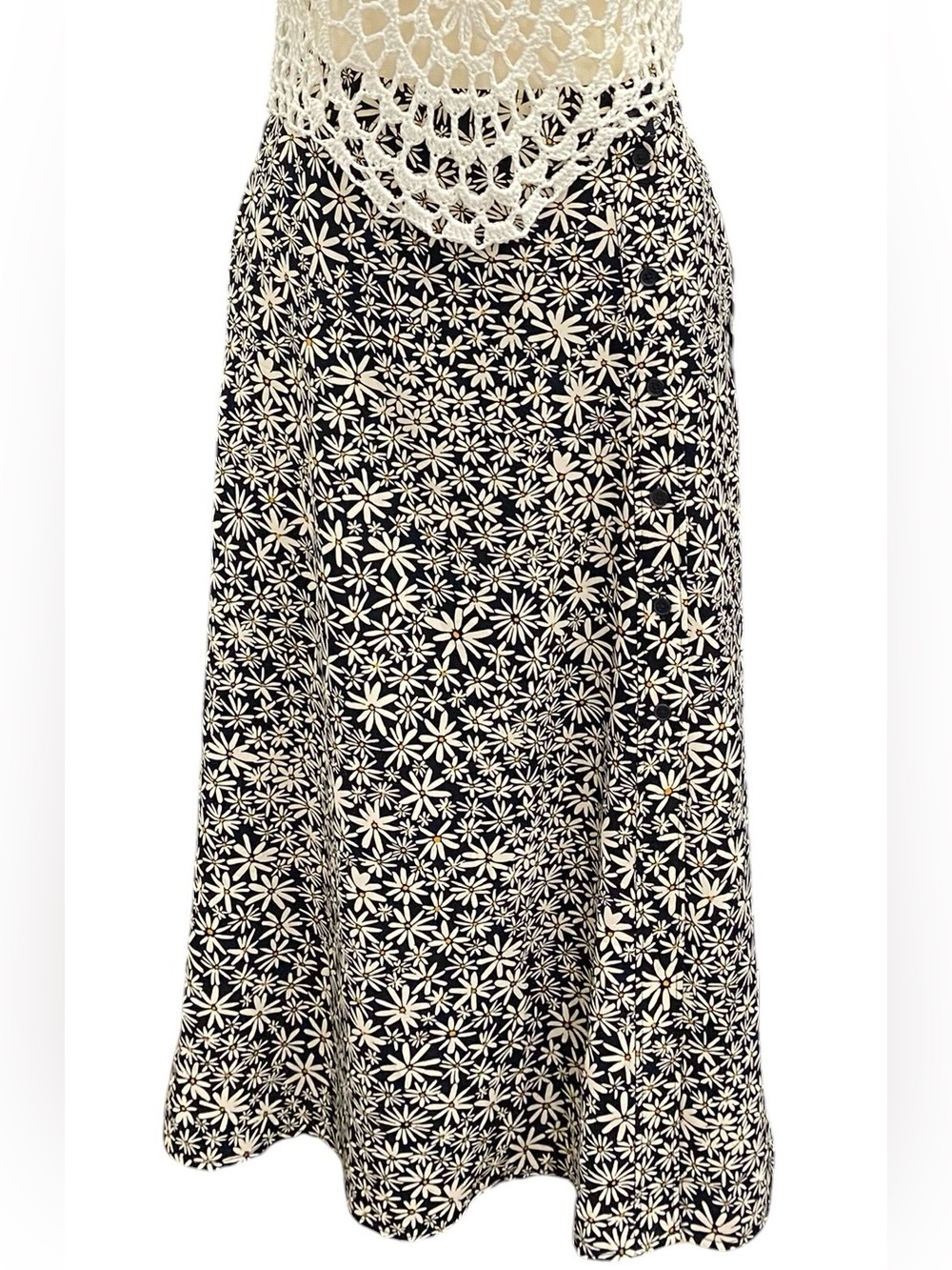 Uniqlo Black & White Daisy A-Line Midi Skirt Size S